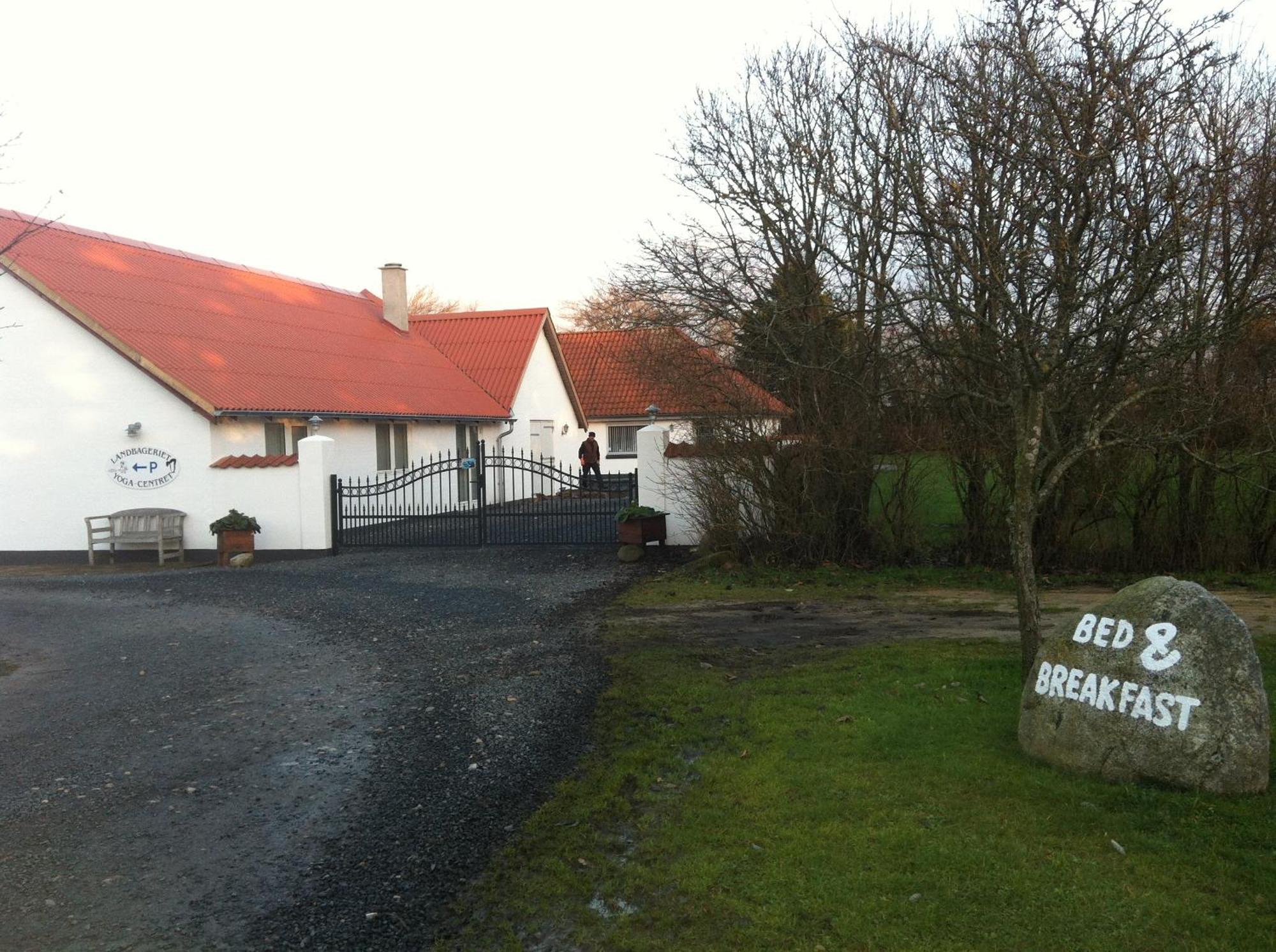 Sov Godt I Arnborg Bed & Breakfast Bagian luar foto