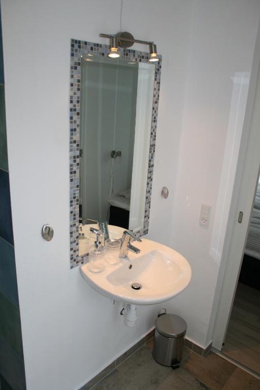 Sov Godt I Arnborg Bed & Breakfast Ruang foto