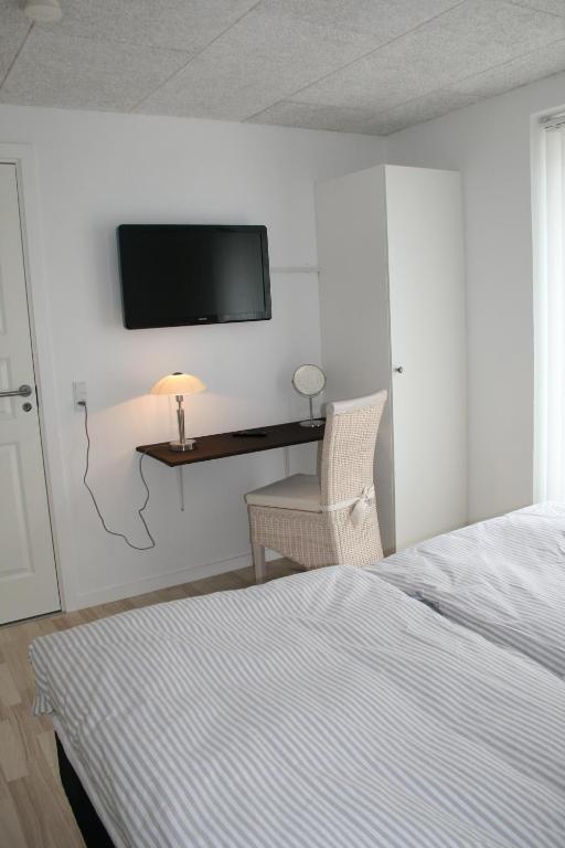 Sov Godt I Arnborg Bed & Breakfast Ruang foto