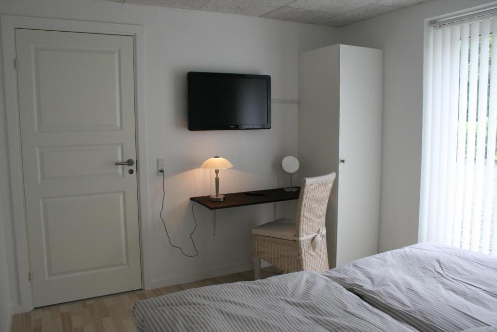 Sov Godt I Arnborg Bed & Breakfast Ruang foto